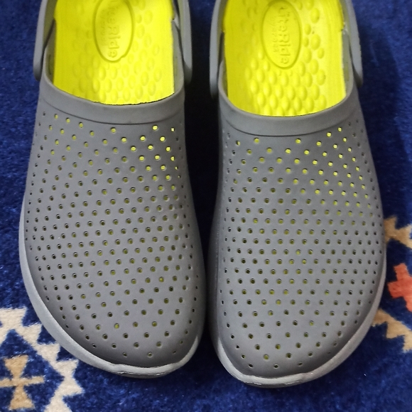 CROCS NWOT - Picture 6 of 6